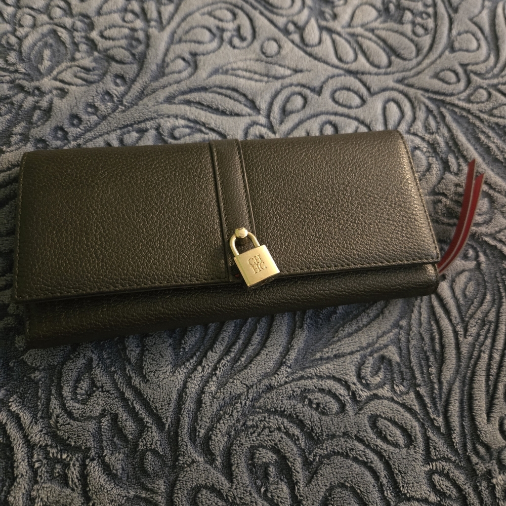 COPY - Carolina Herrea Wallet